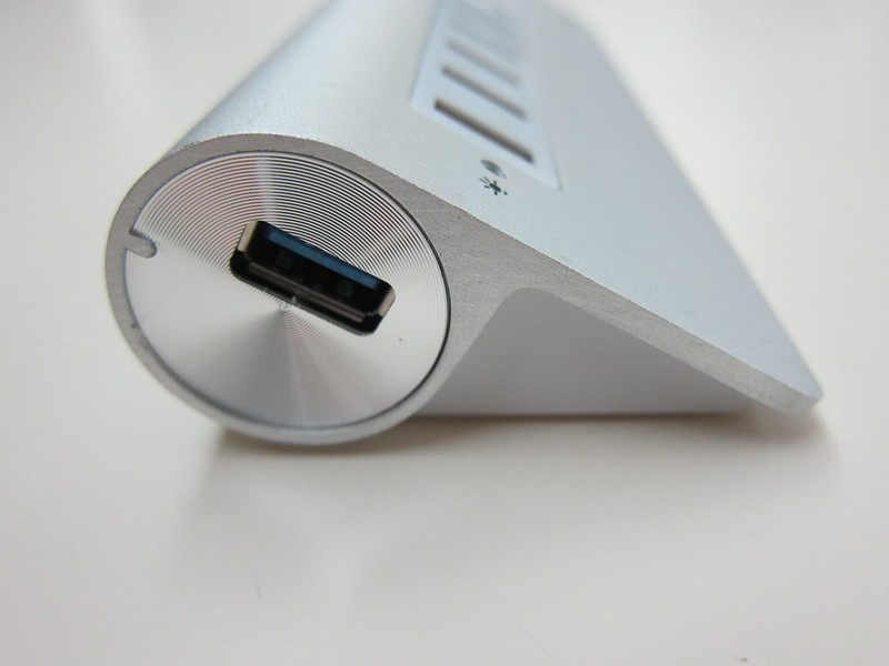 Aukey 10-Port USB 3.0 Hub - Left