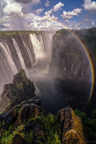 nature wet landscape waterfall rainbow natuur nat zimbabwe victoriafalls zambia landschap waterval zambeziriver matabelelandnorth