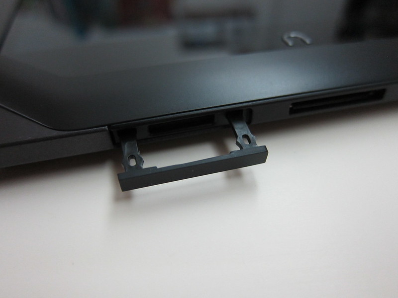 Nook HD+ - MicroSD Card Slot + 30-pin Port
