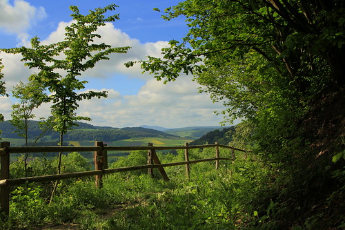 green clouds fence germany deutschland hessen hiking path wolken hike hills nrw rest grün pause zaun nordrheinwestfalen wandern tramp diemeltal wanderung pfad hügel diemel ostheim lamerden ecopfad diemelvalley