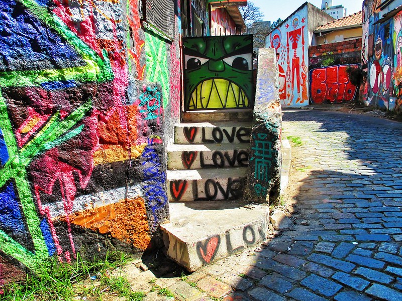 Steps of love in Batman Alley, São Paulo