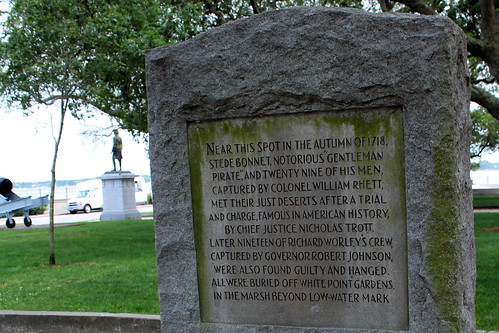 Charleston - White Point Garden: Pirate Monument