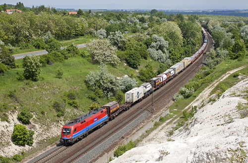 austria hungary budapest group rail cargo member taurus rca hungaria güterzug rch szár es64u2