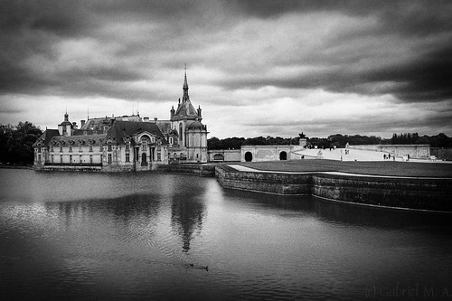 bw france reflection clouds canon grain 24mm chateau f4 canonef1740mmf4lusm canard chantilly f63 1740l 50d