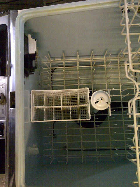 1970 Frigidaire Imperial slant-top dishwasher