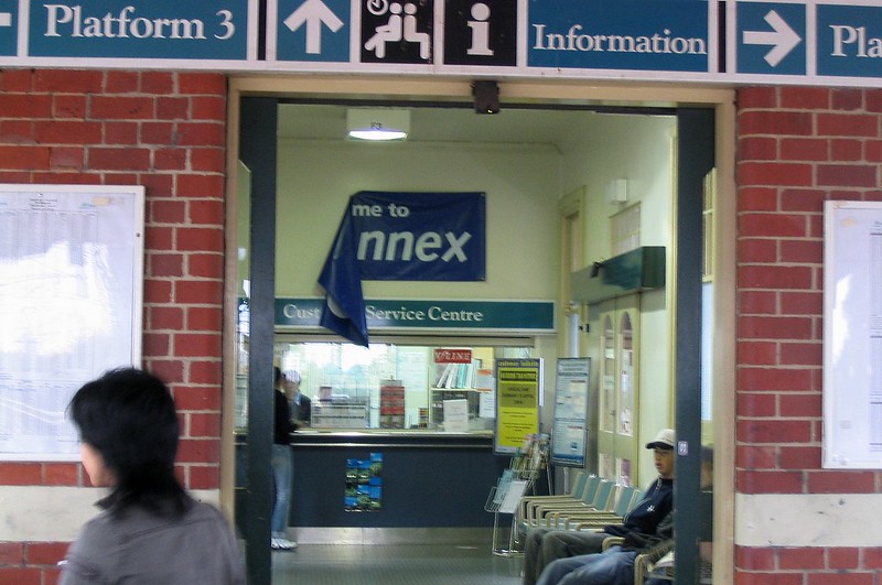"Welcome to nnex" - Connex takes over from M>Train, 18/4/2004