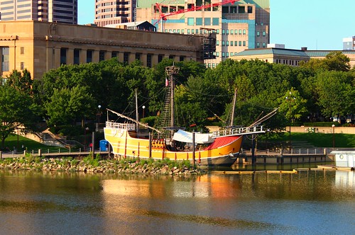 columbus ohio water river boat downtown ship sciotoriver franklincounty