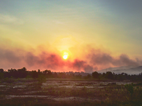 sunset wild sun hot weather forest fire haze bush smoke dry burn malaysia hdr bracketing gambang