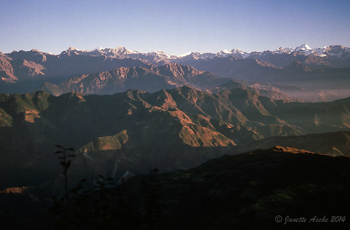 morning travel nepal mountains film sunrise trekking 35mm asia hiking 1988 slide hills fujifilm scannedslide langtang helambu borlangbhanjyang