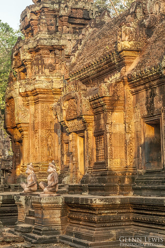 travel orange tourism statue sunrise dawn ancient sandstone ruins asia vivid angkorwat carving carve siemreap bantaysrei
