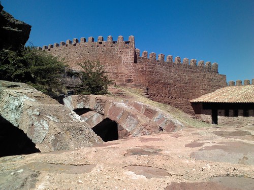 españa de spain sierra aragon turismo castillo teruel defensa albarracin peracense defensivo rodeno belico