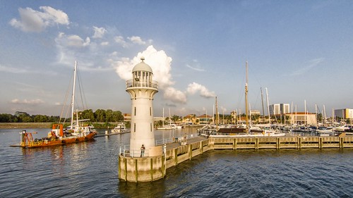 lighthouse marina raffles