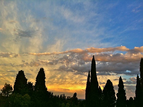 italien sunset sky italy clouds evening abend italia sonnenuntergang himmel wolken cypresses asolo musictomyeyes veneto zypressen iphone4 mygearandme