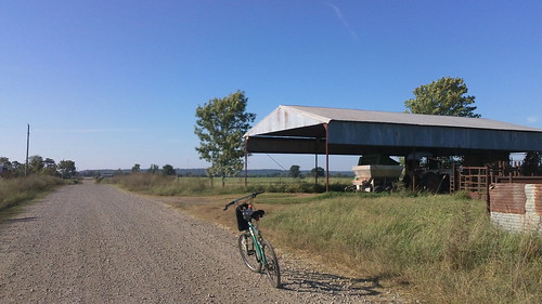 road bicycle barn cycling countryside farmland arkansas roads hay majestic gravel