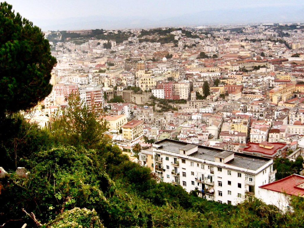 Panorama de Naples : Où trouver un hébergement ? Hotel pas cher, auberge de jeunesse et appartement en location.