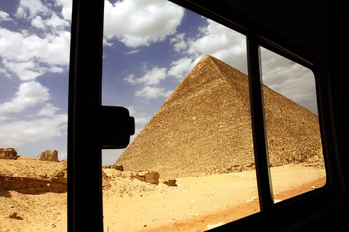 landscape pyramid ngc egypt giza outthewindow worldtrekker thegreatpyramidofkhufu