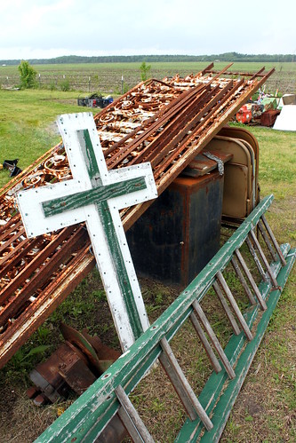 junk rust cross rusty ladder 34 pickers 113picturesin2013