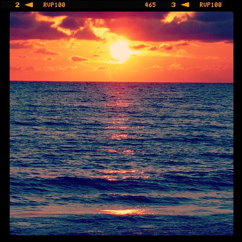 sunset vacation gulfofmexico square florida squareformat sutro madeirabeach iphoneography instagramapp uploaded:by=instagram fmsphotoaday