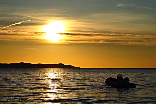 leverdesoleil sunrise mer sea mar méditerranée mediterranean giens waterscape bateau boat barque sony soleil sun sol ciel sky nuages clouds