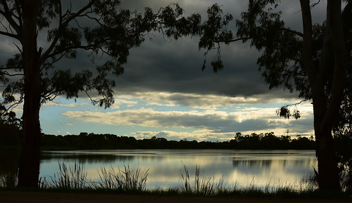 phunnyfotos australia victoria vic gippsland sale lake lakeguthridge silhouette trees nikon d750 nikond750 reflection evening frame framed landscape waterscape