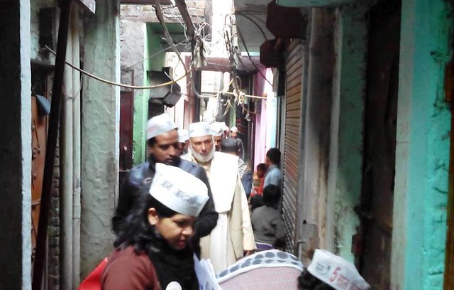 AAP’s candidate Haji Ishraque Bhure Khan campaigning in the narrow congested lanes of an unauthorized colony i n Seelampur constituency (Pic courtesy: AAP)