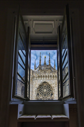 milano milan duomo cathedral architecture building church gothic filippo filippobianchi d7000 hdr sigma1020 window finestra view room camera
