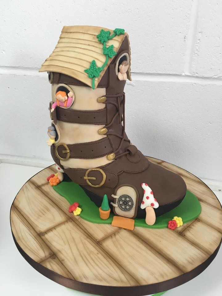 Shoe Cake by Amie Jade Turner of Turners Cakes
