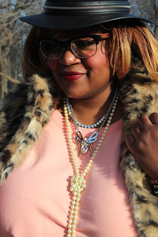 topshop+necklace+pearl+necklace+nine+west+pumps+avenue+faux+fur+vest