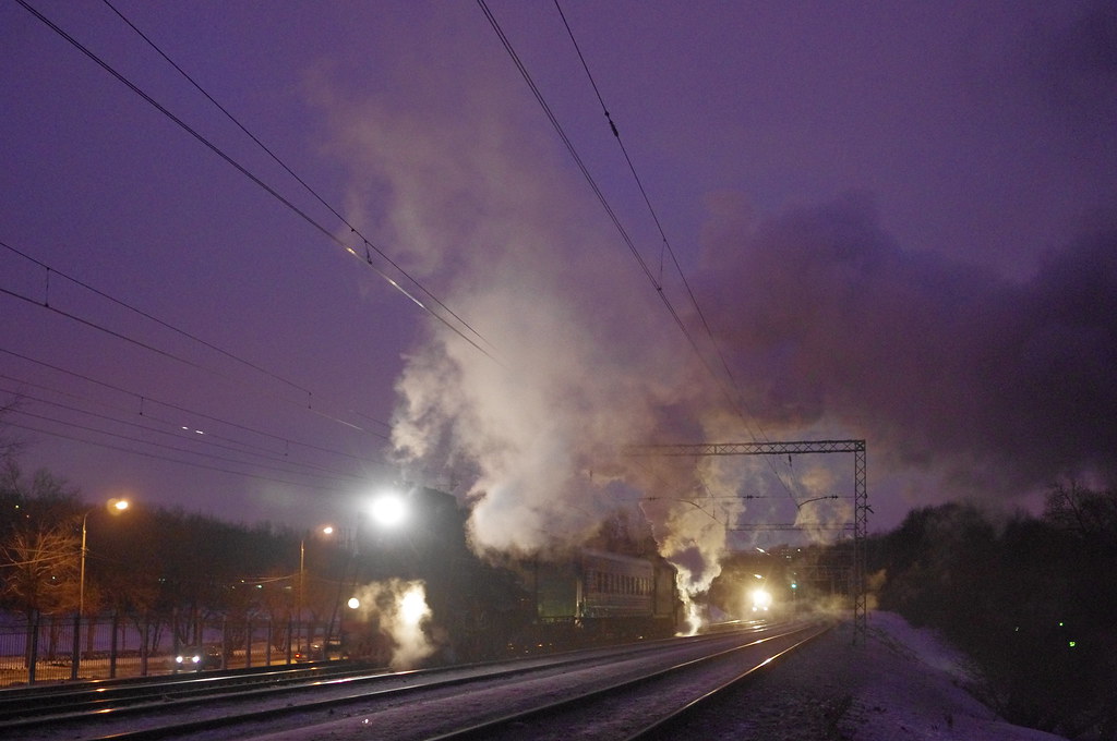 RZD ER-774-38 steam locomotive at night.