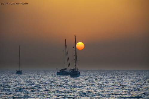 amanecer amanece costadelsol costa mar cielo sea sky sunrise fuengirola málaga andalucía bruma barco barcodelvela velero