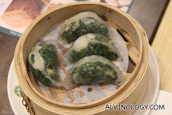 Steamed Spinach Dumpling with Shrimp (S$3.80 for 4)