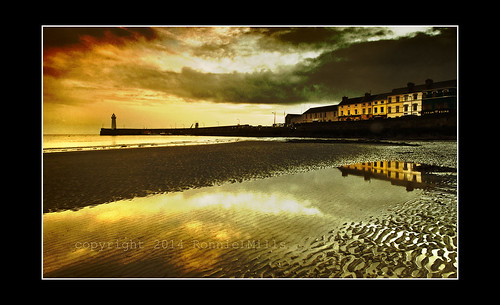 county morning ireland light lighthouse sunrise early nikon harbour down northern textured donaghadee d90 greatphotographers