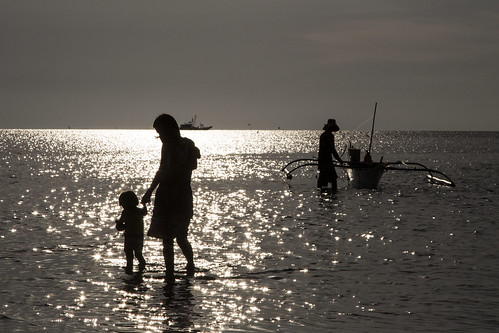 family sea sky kid fisherman waiting father mother cebu bantayan