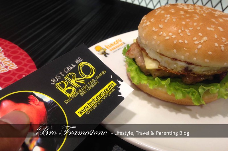Signature Burger - Kungfu Burger @ Kungfu Bake Rice di Aeon Big Subang Jaya