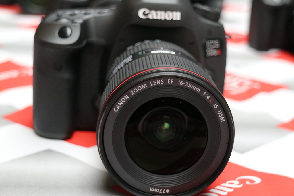 EOS 5Ds R Canon EOS M3 102 "EF-M 18-55mm F3.5-5.6 IS STM"