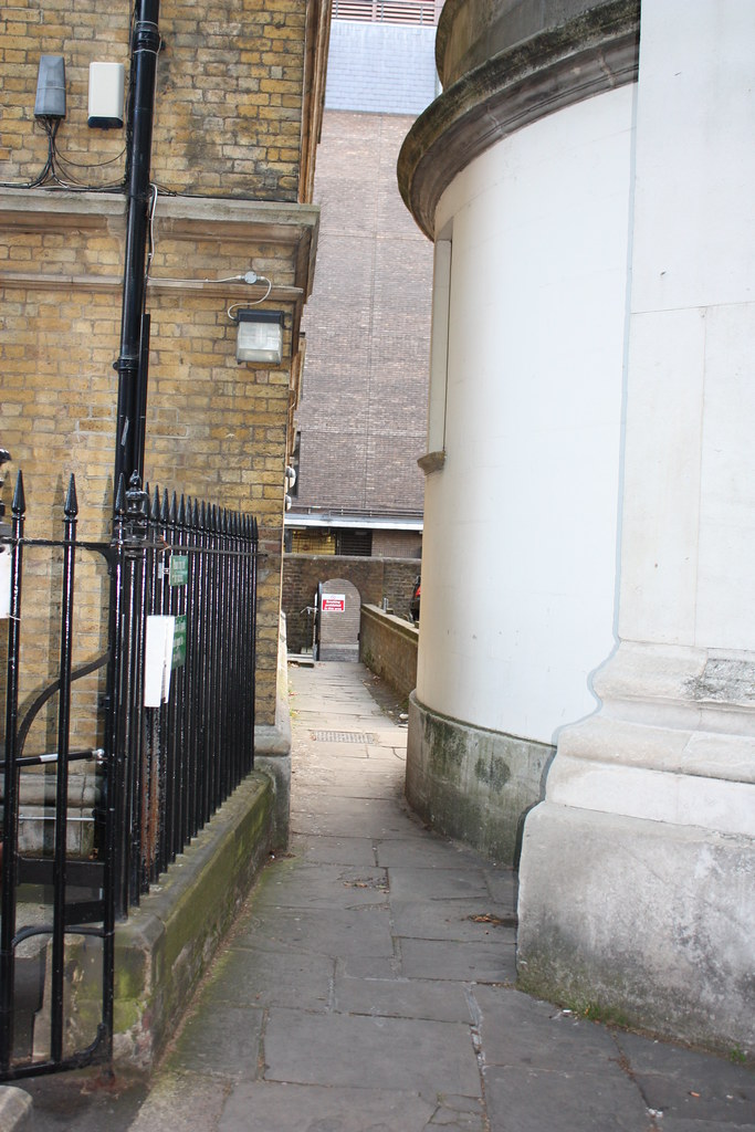 London Church alleyway