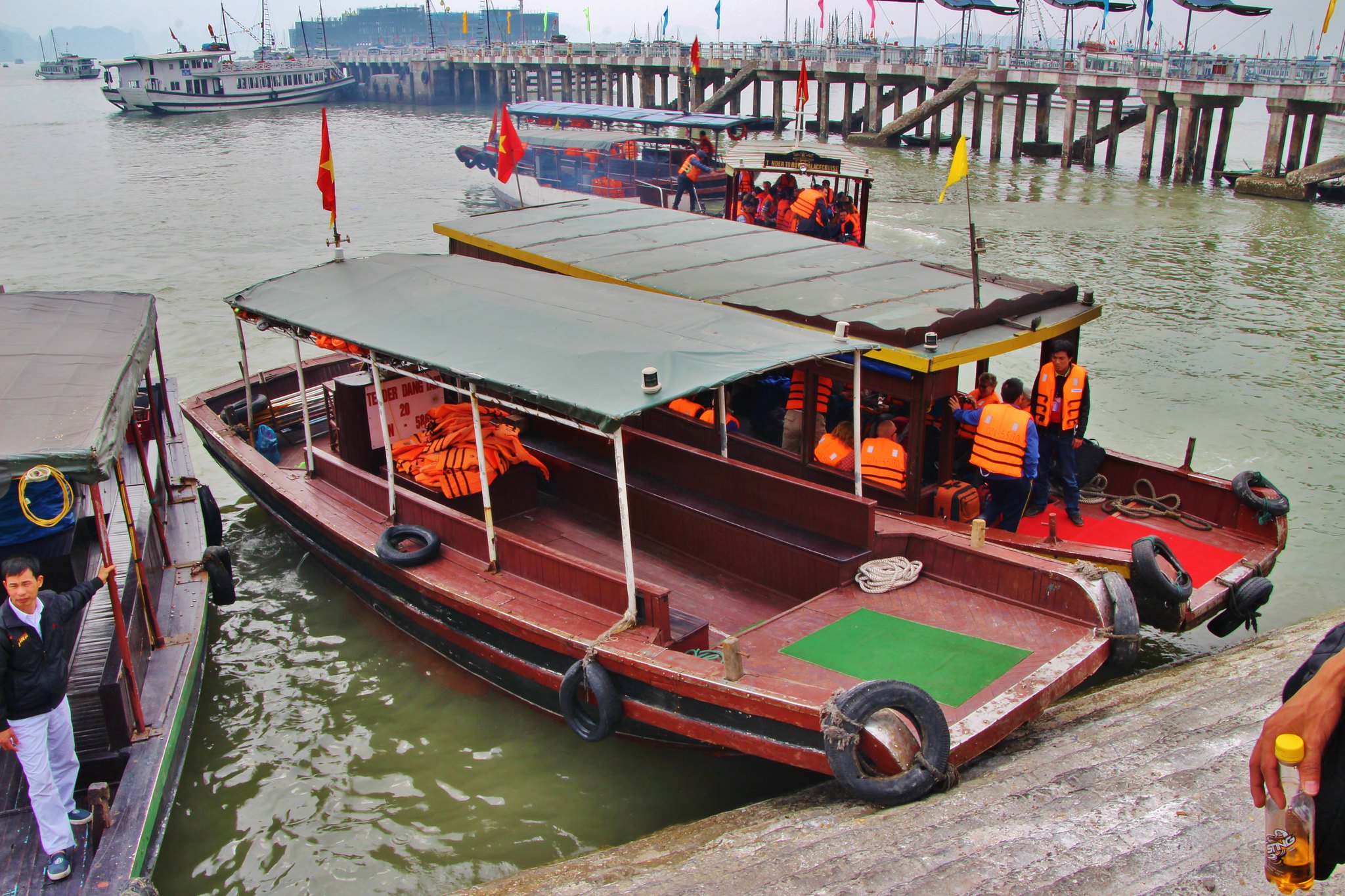 Cruising Ha Long Bay