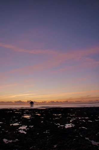 sunset seascape colors freedom la du le monde phare seul bout rochelle méditer respirer ressourcer thephotographyblog
