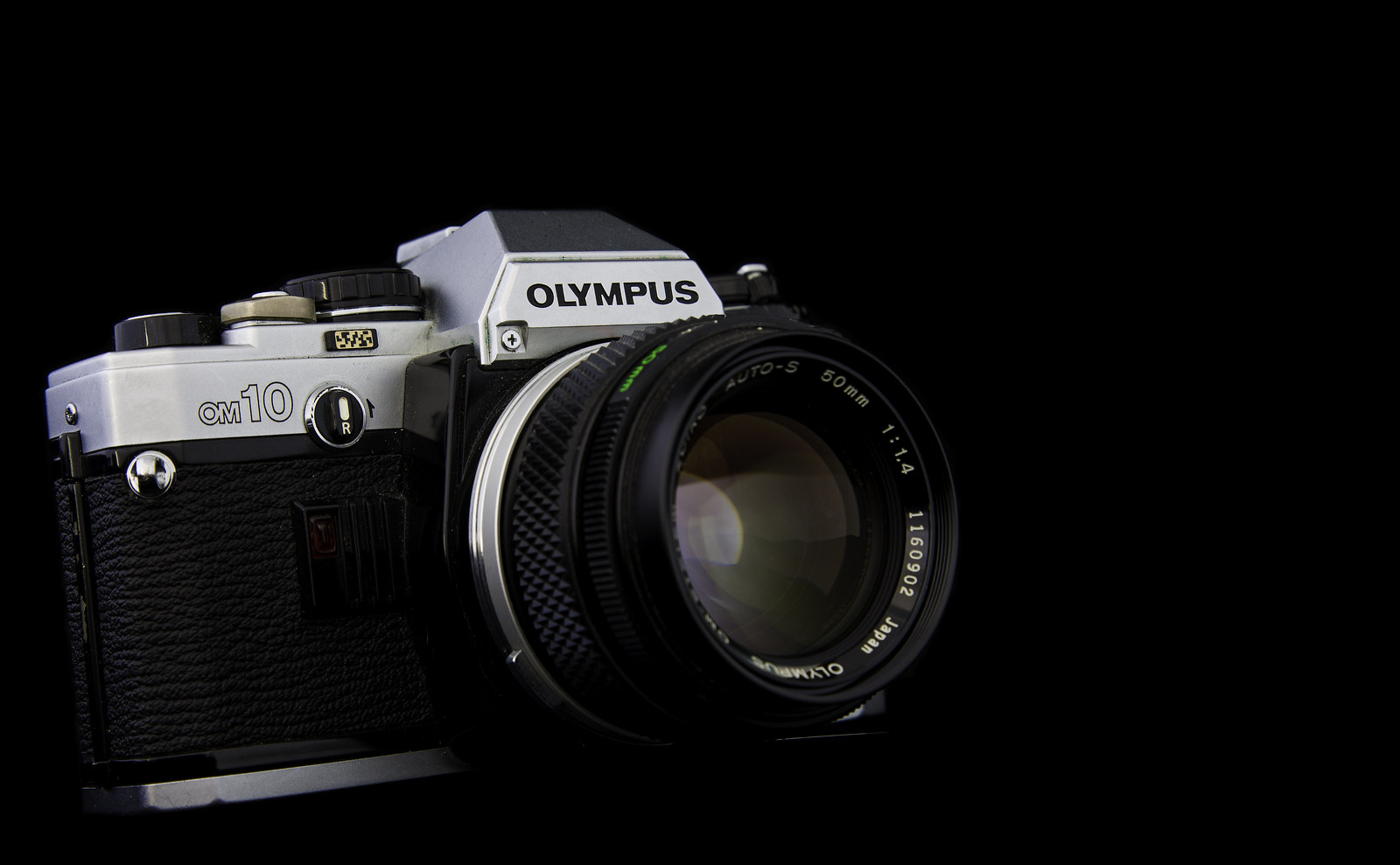 ソフトウェアプログラム OLYMPUS f1.4 50mm + （マニュアルアダプター付き） OM10 フィルムカメラ
