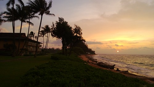 beach sunrise hawaii kauai