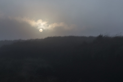 mist mountain sunrise breconbeacons brecon summitmarker fannedd fanneddsummitmarker