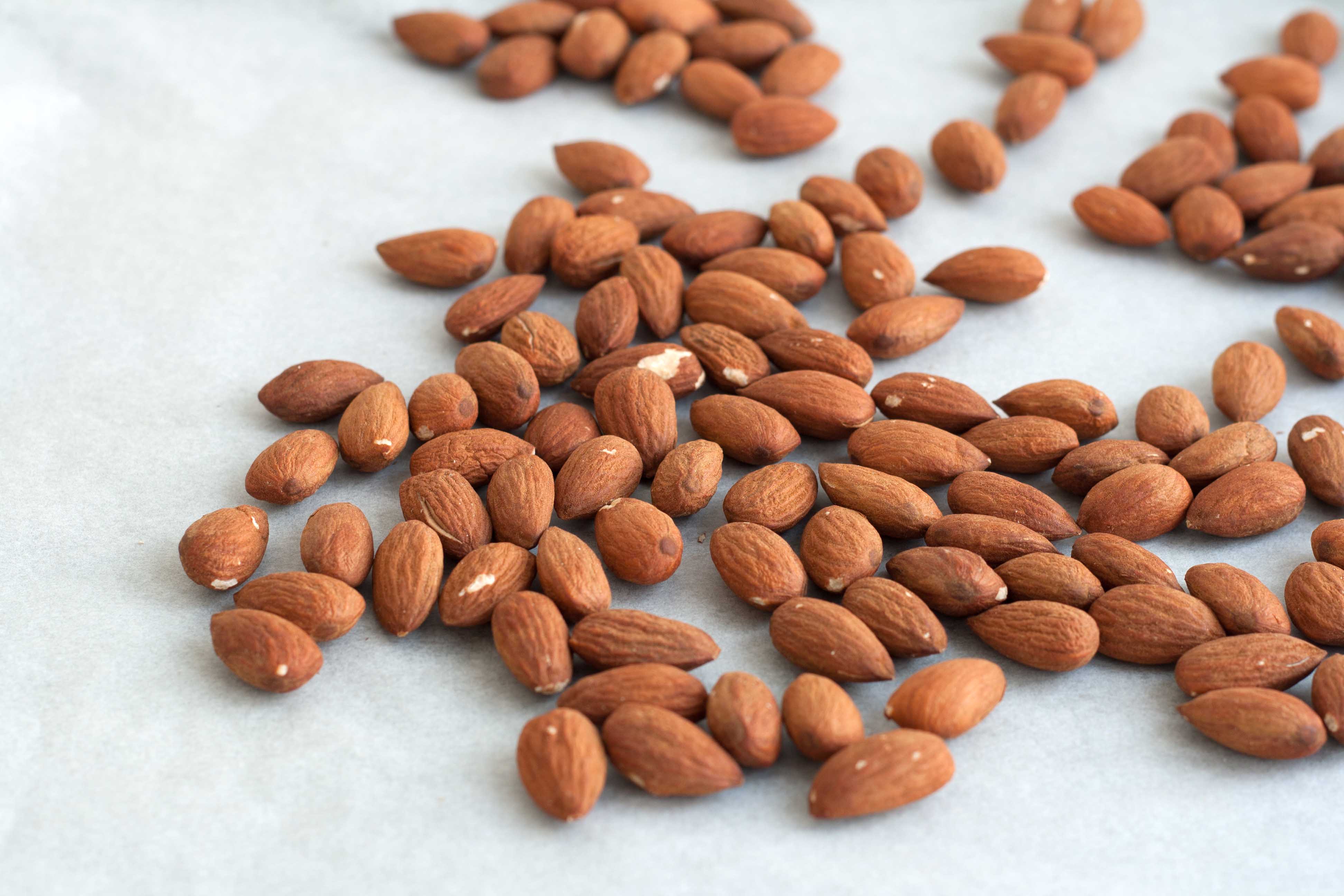 Recipe for Homemade Roasted Almonds with Chocolate and Liquorice