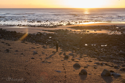 sea seascape texture beach silhouette sunrise 50mm rocks pentax shingle footsteps k3 smcpentaxfaf14 pentaxk3