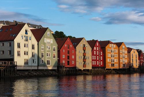 city travel blue sunset red sky green water colors yellow norway no trondheim mustrad