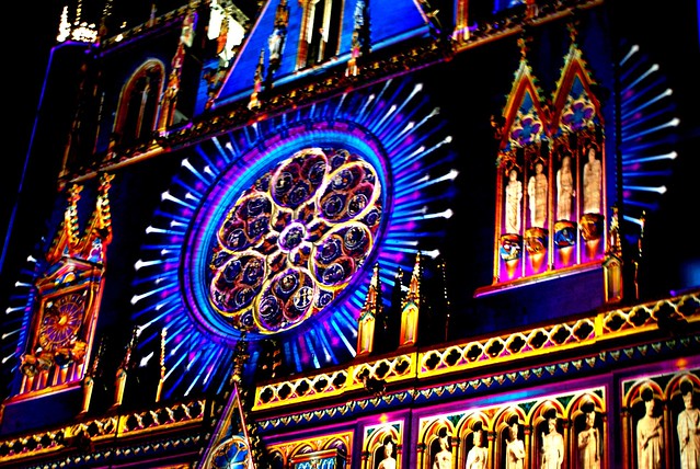 La cathédrâle de Saint Jean pendant la fête des Lumières à Lyon.