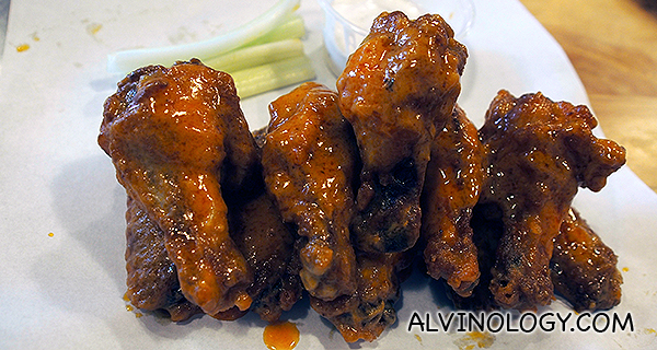 Buffalo Wings - Mild (S$9.50 for 10 pieces) 