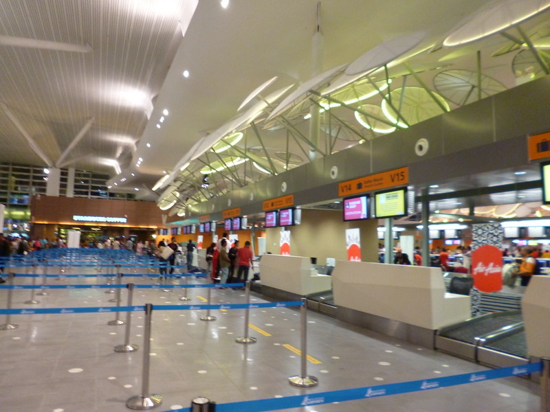 AirAsia checkin counter at KLIA2