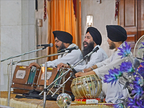 india inde tabla chanteurs sikhisme gurudwarashripaontasahib courcol