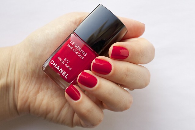01 Chanel #677 Rouge Rubis swatches
