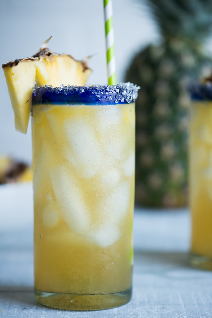 Vanilla Pineapple Margaritas #Vanillaweek www.pineappleandoconut.com